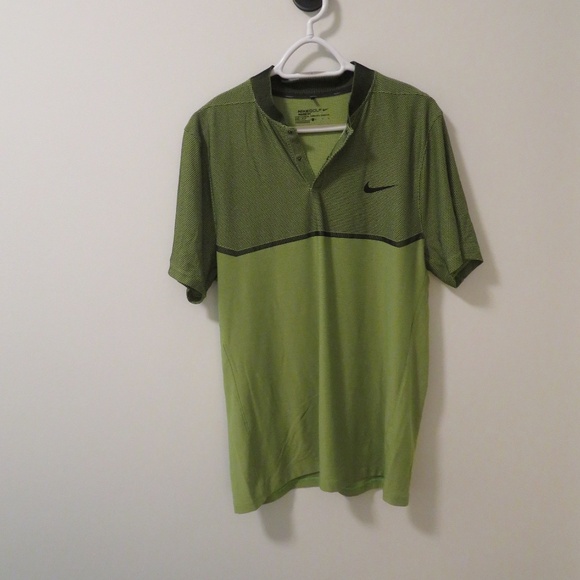 Nike Golf Shirt. Green.  Size L. Modern Fit. Excellent Condition. - Picture 1 of 4